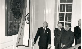 Gandhi-plaque-unveiling